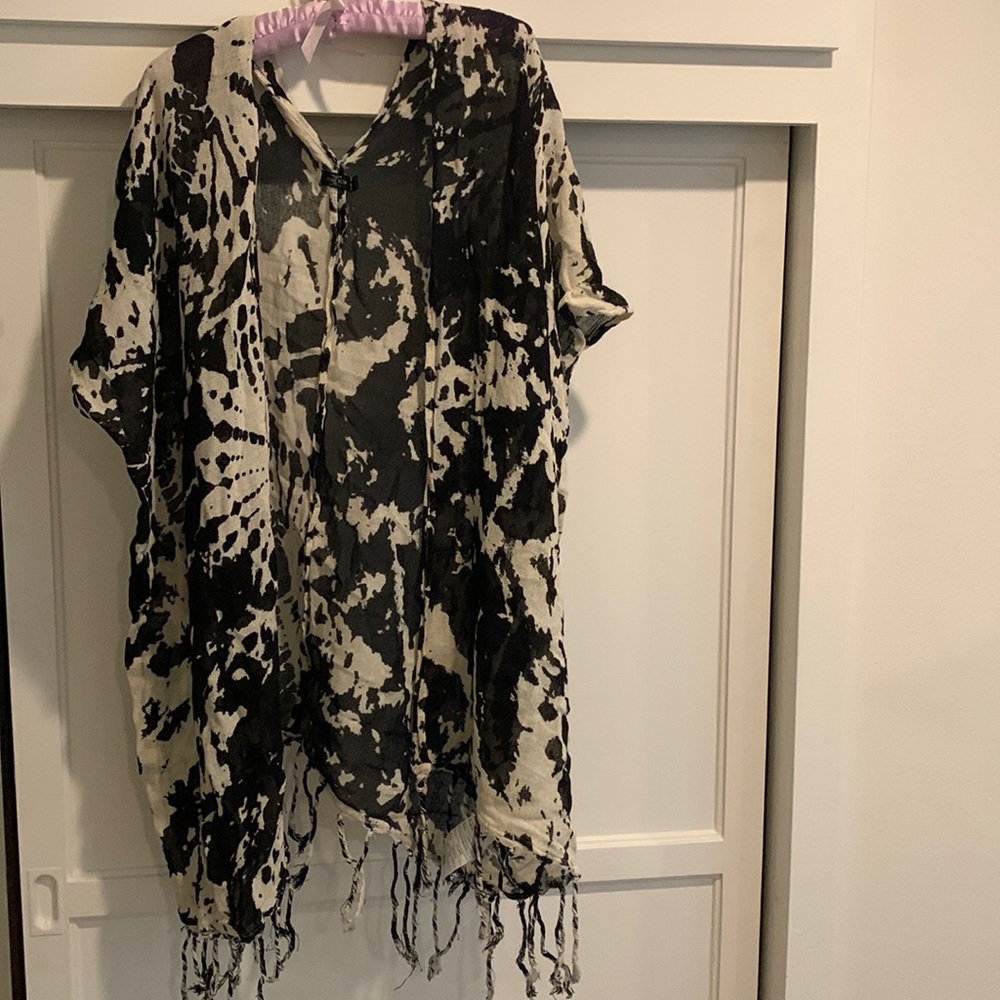 Volcom gauze kimono. OSFA